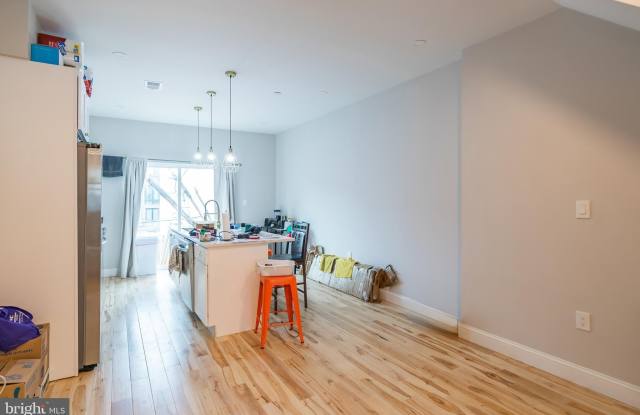 1256 N MYRTLEWOOD STREET