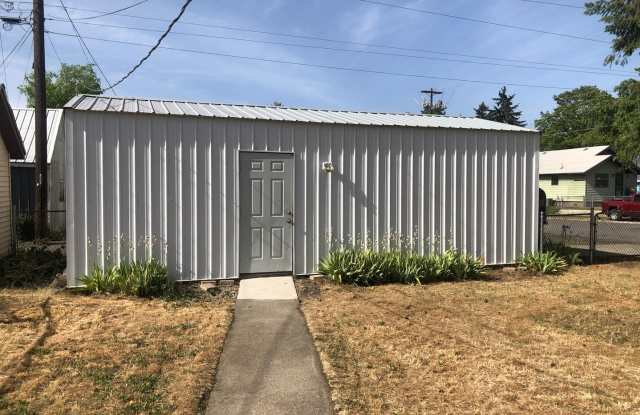 Photo of Adorable 2 Bedroom House