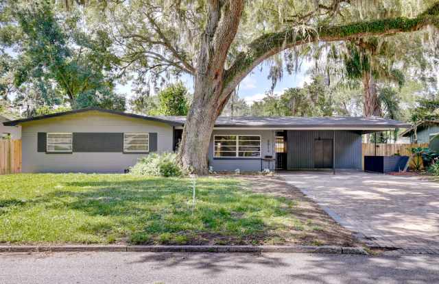 Beautiful 3 bed 2 bath Available for RENT in desirable Conway area of Orlando!