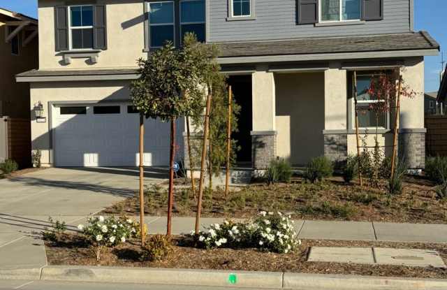 Spacious Two Story 4-Bed, 3-Bath and Loft with Modern Comforts in Prime Menifee Location!