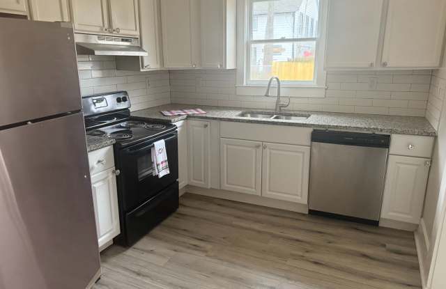 Photo of Room in 4 Bedroom Home at Griffin St NW