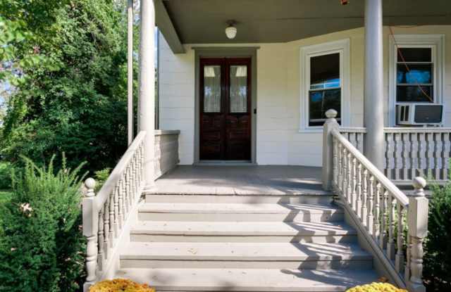 35 N MAIN Street unit: 1St Flr Comm