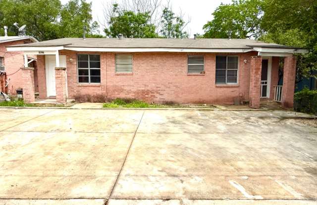Photo of AVAILABLE NOW! 2 Bedroom / 1 Bath Duplex Near Brooks City Base!