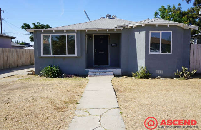 Spacious 3BD/1.5BA Home in Bakersfield's 93308 — Garage, Water Included & Small Pets Welcome!