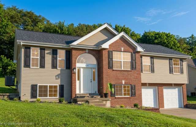2205 Ashton Hills Ct
