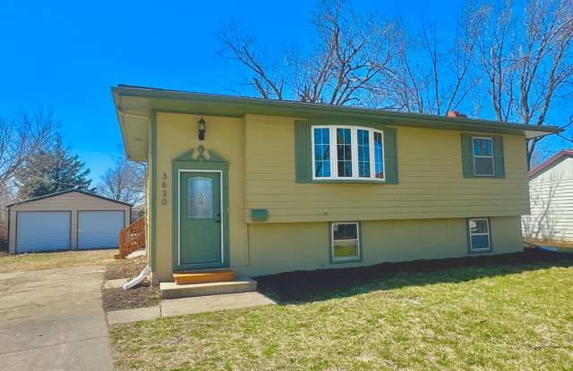 Remodeled 3 bed, 2 bath Millard home