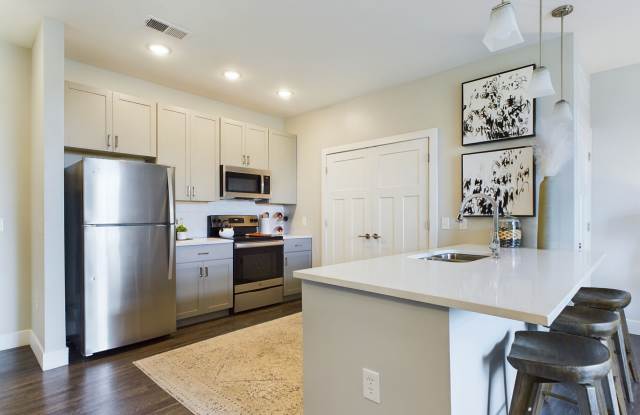 Flats at Spring Mill Station