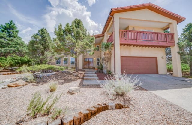 1700 Camino de la Sierra NE - 1700 Camino De La Sierra Northeast, Albuquerque, NM 87112