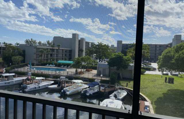 4 Royal Palm Way