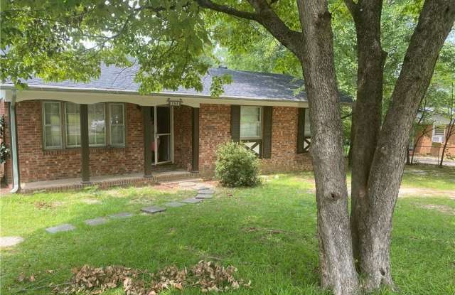 283 Channing Drive - 283 Channing Drive, Fayetteville, NC 28303