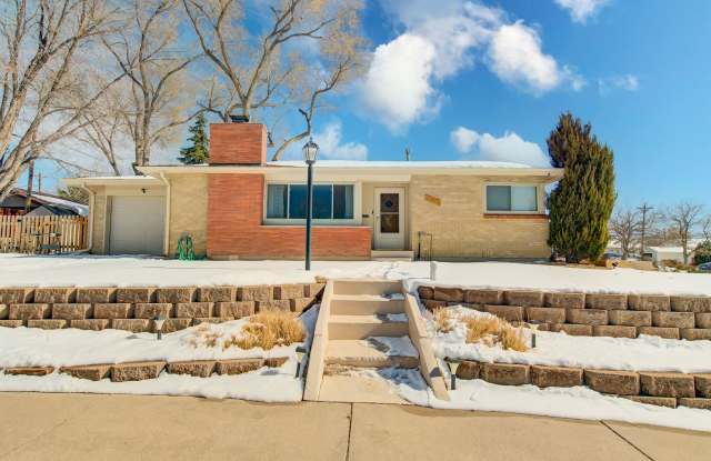 Ranch Style Brick home, charming and convenient!