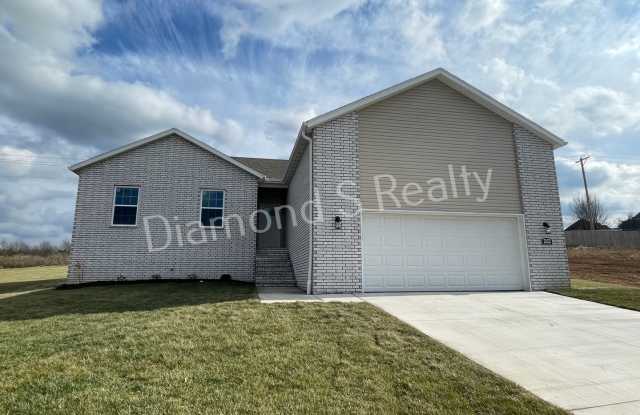 4 Bedroom Home Available Early February - Great Neighborhood  Ozark Schools!