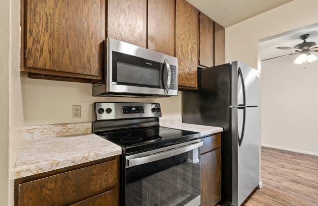 Cedarwood West Apartments