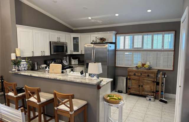 11860 NW 13th Street, Pembroke Pines, FL 33026