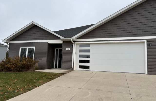 Photo of PRICE REDUCED!!! 4 bed / 3 bath Twinhome for Rent!