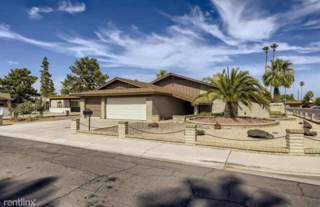 7637 N 46Th Drive UNIT