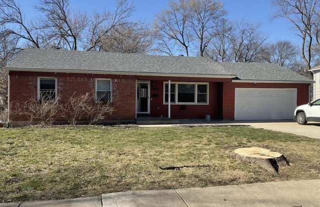 9814 England Drive - 9814 England Drive, Overland Park, KS 66212