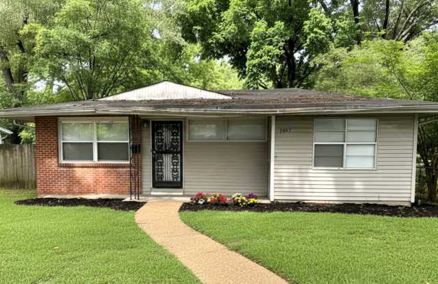 Photo of 1497 Maxine Street