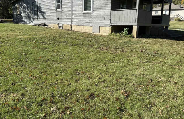 836 East 10th Street