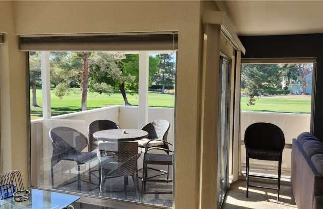 Photo of 746 Oakmont Avenue