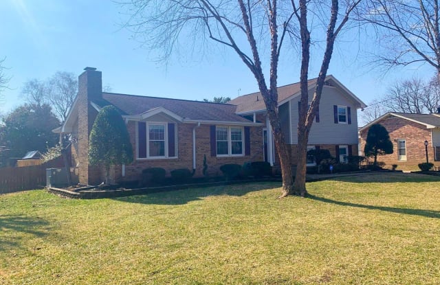 146 Edgewood Drive - 146 Edgewood Drive, Hendersonville, TN 37075