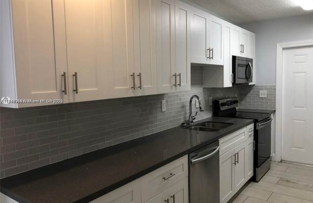 1235 NE 3rd Avenue 1, Fort Lauderdale, FL 33304