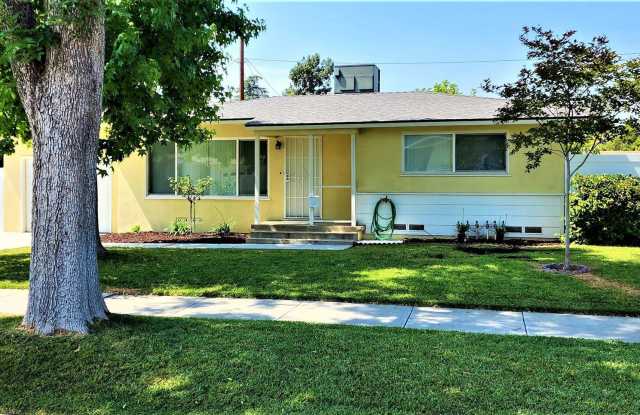 4765 Sunnyside Dr.