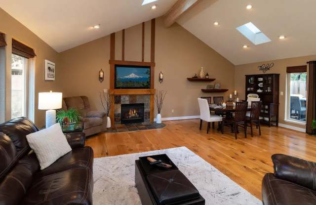 18035 Maury Mountain Ln