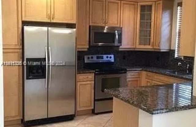 120 E Astor Cir