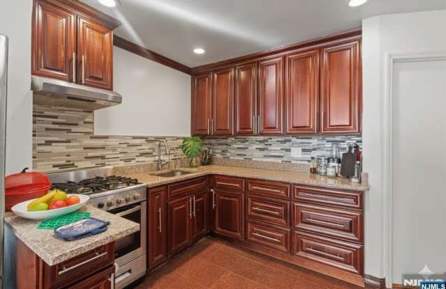 436 Undercliff Avenue 1