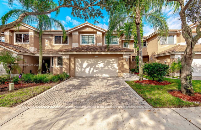 1076 SW 158th Way - 1076 Southwest 158th Way, Pembroke Pines, FL 33027