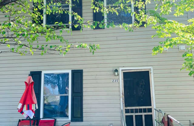 3 Bedroom 1.5 Bath Townhouse