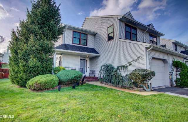 141 Chestnut Way unit: 14-1