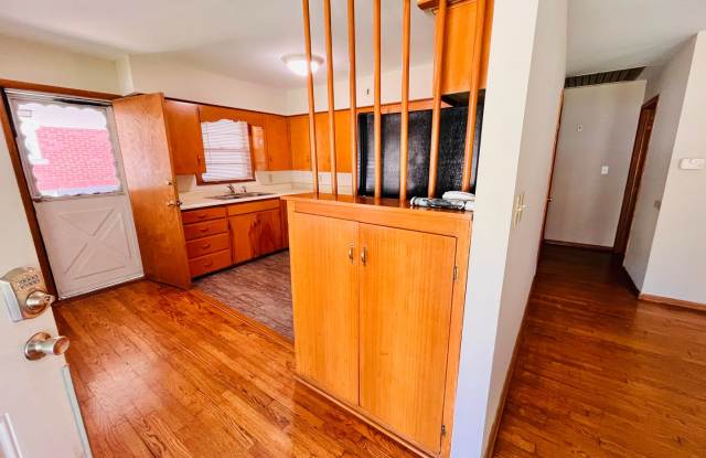 Single Family Home - 3 bedrooms and 1.5 bathrooms in Phelps Grove neighborhood. Ready for move-in on November 5th. Not available for prelease.