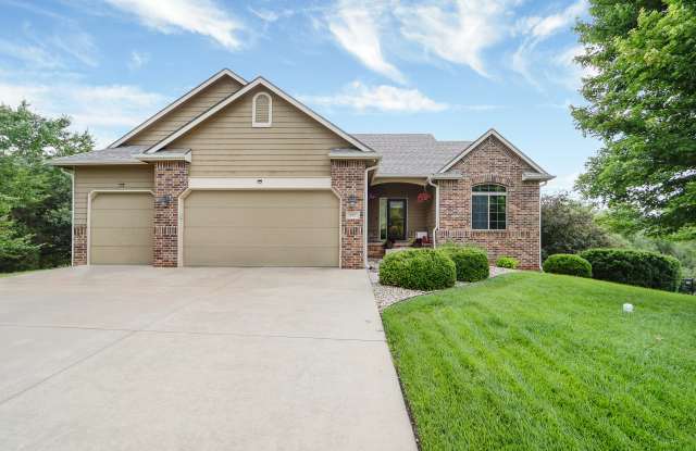825 Laussac Dr