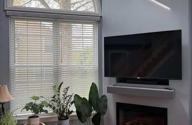 16210 ELLIPSE TER #5