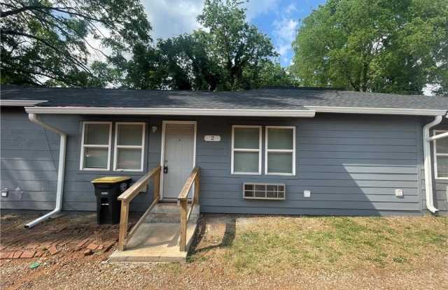 Photo of 907 Maple Avenue SW