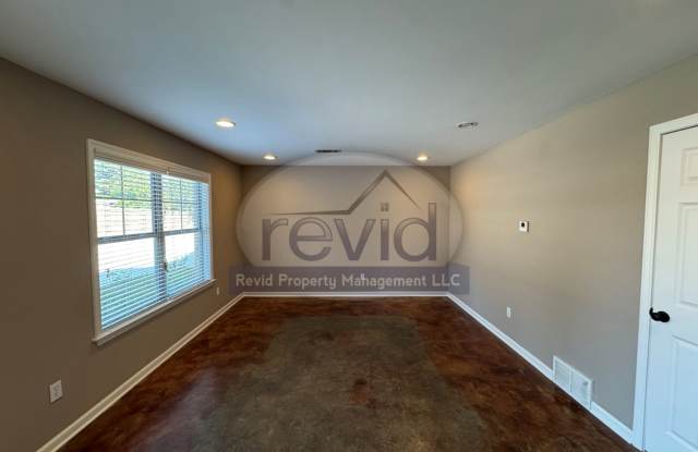 Huge 5 bed/5 bath home! U of M