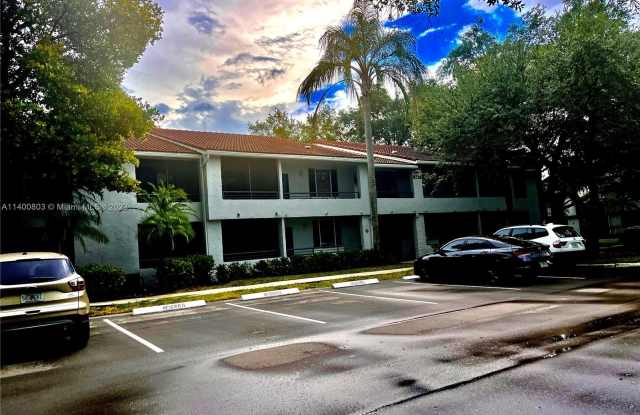 841 Lyons Rd