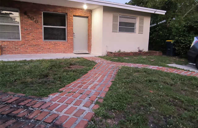 4900 Southwest 28th Terrace