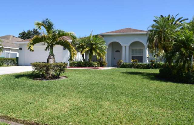 1074 SW Janar Avenue