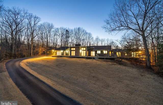 Photo of 20 CESSNA Lane