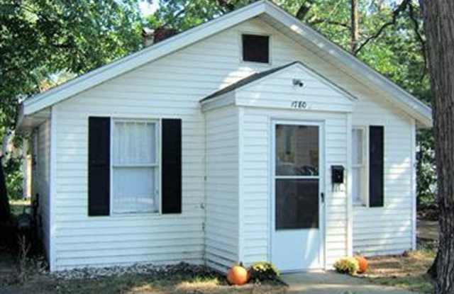 1780 Superior, 1 bedroom house for rent