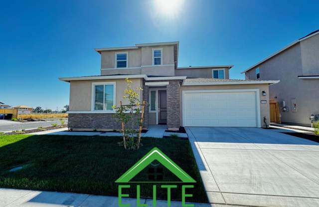 **Stunning 3-Bed, 2.5-Bath Home with Spacious Backyard in Sacramento!**