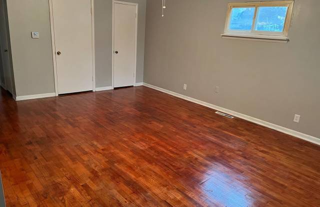 Photo of Adorable 3 Bedroom, 2 Bathroom Home with Fenced Backyard!