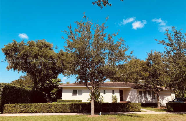 1244 S Alhambra Cir