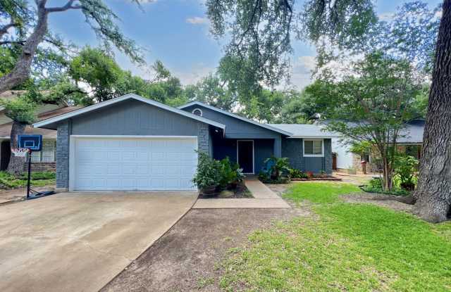 Comfortable 3 Bed, 2 Bath Home with Natural Light Throughout