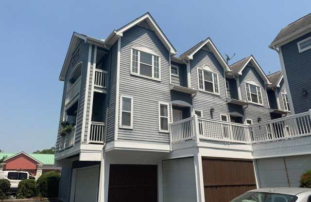 3-Story Townhome in Historic Fourth Ward – Uptown Living