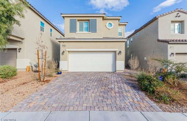 1122 W Cactus Needle Avenue