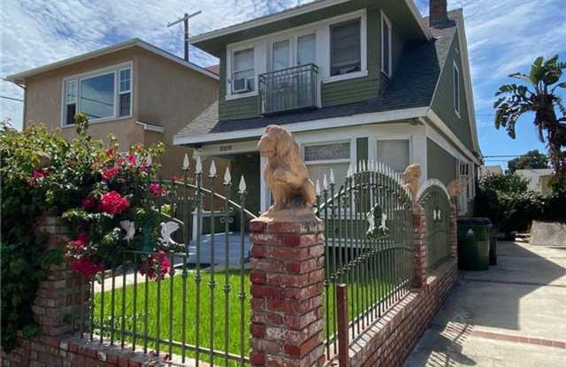 Photo of 3109 S. Catalina Street